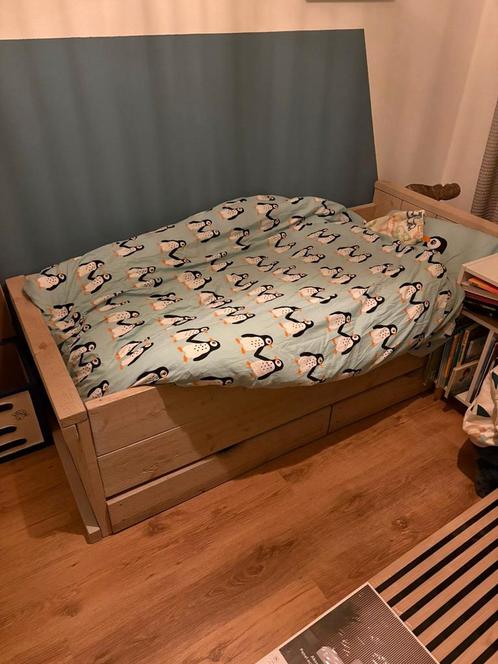 Peuterbed en bureau, steigerhout, Kinderen en Baby's, Kinderkamer | Bedden, Gebruikt, 140 tot 160 cm, 70 tot 85 cm, Ophalen
