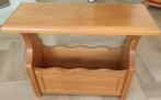 Krantenbak en bijzettafel van blank eiken, Ophalen, Gebruikt