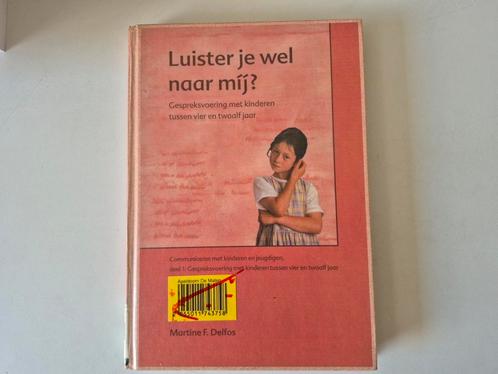 M.F. Delfos - Luister je wel naar mij, Boeken, Wetenschap, Zo goed als nieuw, Ophalen of Verzenden