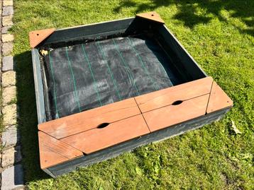 Houten zandbak Axi 115x115cm beschikbaar voor biedingen