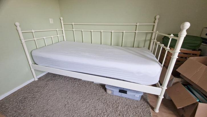 Wit spijlenbed Ikea, Huis en Inrichting, Slaapkamer | Bedden, Gebruikt, Eenpersoons, 90 cm, 200 cm, Metaal, Wit, Ophalen