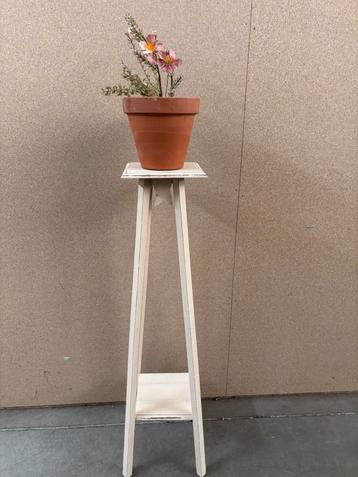 Vintage brocante plantentafel beschikbaar voor biedingen