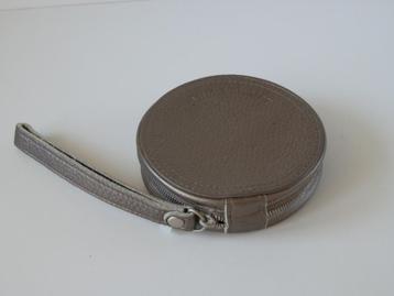 Claudia Strater spiegel. beschikbaar voor biedingen