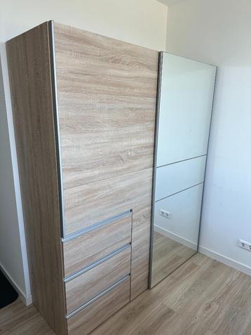 Kledingkast met spiegel (200cm x 170cm x 58 cm) Home24