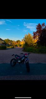 Aprilia sx50 custom build, 6 versnellingen, Maximaal 45 km/u, Ophalen of Verzenden, Zo goed als nieuw