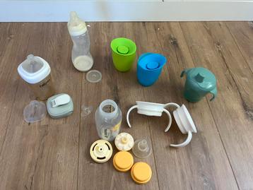 Diverse flesjes (Hegen, Medela, Difrax en tuitbekers) beschikbaar voor biedingen