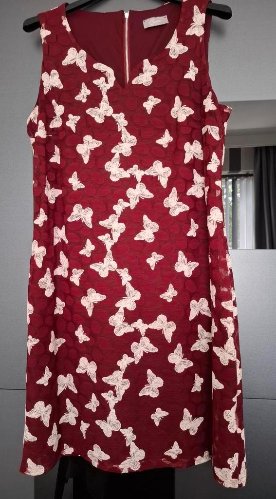 Leuk mouwloos jurkje., Kleding | Dames, Jurken, Zo goed als nieuw, Maat 42/44 (L), Rood, Knielengte, Ophalen of Verzenden