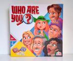 Wie ben ik/Who Are You, Onbeschadigd, Compleet, zgan € 4,99, Een of twee spelers, Ophalen of Verzenden, Zo goed als nieuw, Onbekend