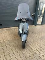 Vespa sprint 2017 donkergrijs/zwart, Fietsen en Brommers, Ophalen, Zo goed als nieuw, Benzine