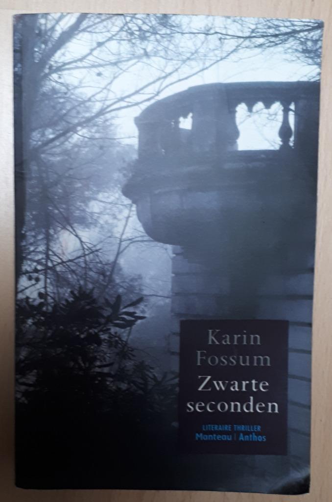 Karin Fossum: Zwarte seconden., Boeken, Thrillers, Gelezen, Ophalen of Verzenden