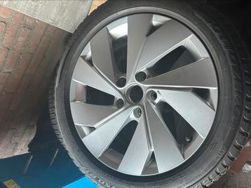 Set 4x Lichtmetalen Velgen 17 inch met Pirelli Sottozero beschikbaar voor biedingen