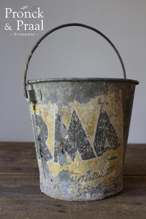 Oude brocante zinken emmer met sleets etiket  Pronck & Praal, Antiek en Kunst, Curiosa en Brocante, Ophalen of Verzenden