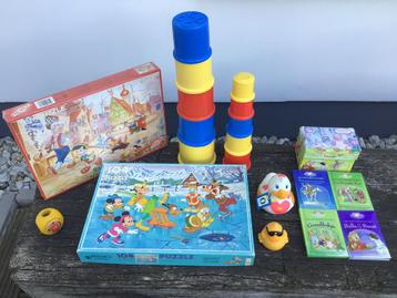 Disney puzzels - stapelbekers - badeenden - slaapverhalen beschikbaar voor biedingen