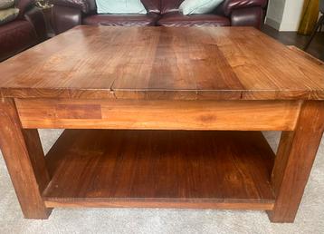Salontafel beschikbaar voor biedingen