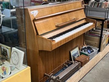 Lindbergh Akoestische Piano – Upright model, houtfineer beschikbaar voor biedingen