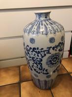 Blauwe Chineze vaas, Blauw, Aardewerk of Porselein, Ophalen of Verzenden, Zo goed als nieuw