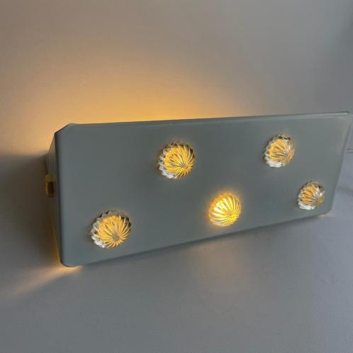 vintage WANDLAMP wit metaal Mid Century fifties retro lamp, Huis en Inrichting, Lampen | Wandlampen, Gebruikt, Kunststof, Metaal