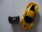 Race auto geel en rood ,met afstandbediening, Gebruikt, Auto onroad, Overige schalen, Ophalen