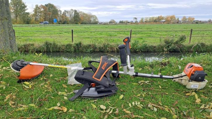 Stihl FS 100 benzine bosmaaier, Tuin en Terras, Bosmaaiers, Gebruikt, Benzine, 30 tot 50 cm, Ophalen