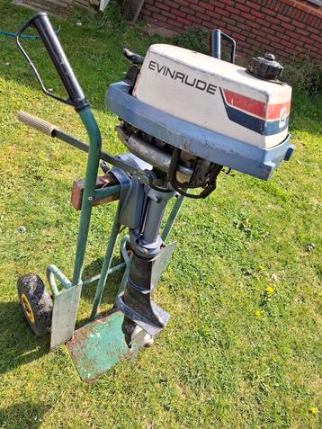 Evinrude 4pk loopt goed Johnson 4pk voor onderdelen 3motors beschikbaar voor biedingen