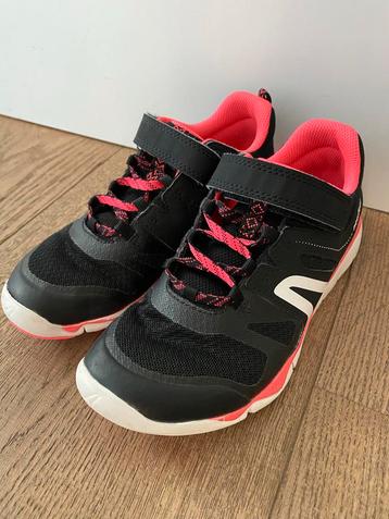 Sportschoenen maat 35 - goede staat beschikbaar voor biedingen