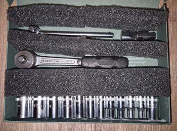 GEDORE 1/4 doppenset metrisch weinig gebruikt 4 T/M 13
mm beschikbaar voor biedingen