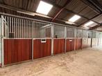 Gezocht: 8 complete paardenboxen