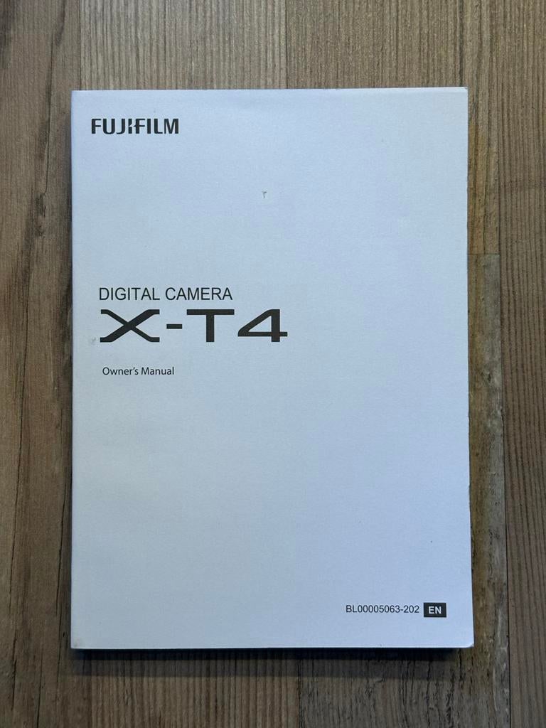Fujifilm X-T4 Handleiding - engelstalig, Ophalen of Verzenden, Gelezen, Techniek