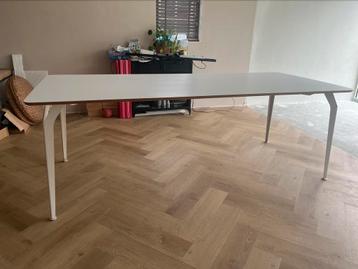 Designtafel eijerkamp 220 beschikbaar voor biedingen