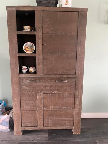 Complete eetkamerset, eettafel, salontafel, kast, tv meubel beschikbaar voor biedingen