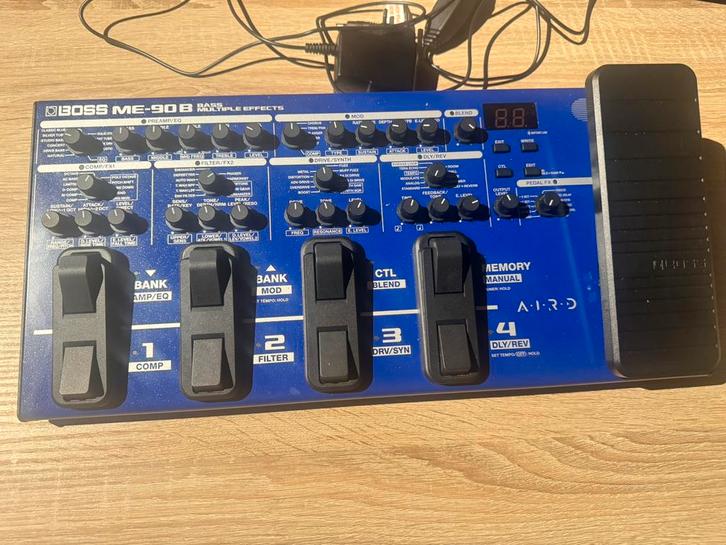Boss Me90B, Muziek en Instrumenten, Effecten, Zo goed als nieuw, Ophalen