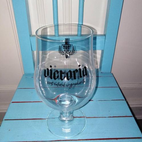 Victoria Bierglas Op Voet 330 ml, Verzamelen, Biermerken, Zo goed als nieuw, Glas of Glazen, Overige merken, Ophalen