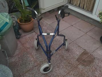 3 wiel Rollator voor kleine ruimtes beschikbaar voor biedingen