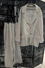 Wit kostuum met zwarte strepen - Maat 54, Ophalen of Verzenden, Gedragen, Maat 52/54 (L), Wit