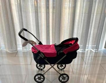 Poppenwagen beschikbaar voor biedingen