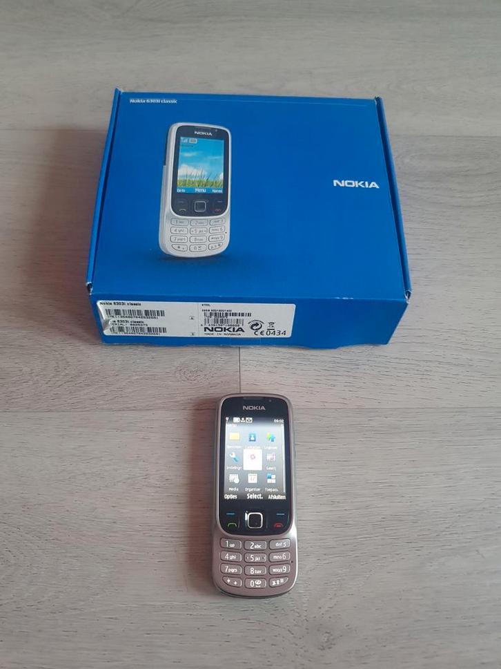 Zeldzame Nokia 6303 zgan in doos, Telecommunicatie, Mobiele telefoons | Hoesjes en Frontjes | Nokia, Zo goed als nieuw, Ophalen of Verzenden