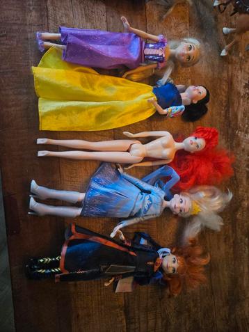 Bijna gratis Disney Barbie Poppen Collectie beschikbaar voor biedingen