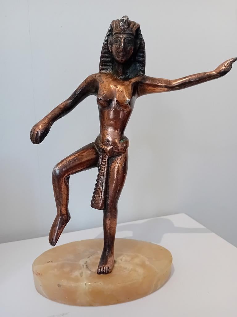 Vintage bronzen beeld Cleopatra op marmeren voet, Antiek en Kunst, Ophalen of Verzenden