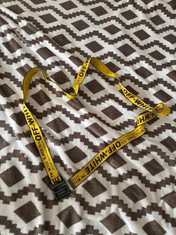Off-White Riem beschikbaar voor biedingen