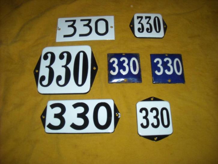 oud emaille huisnummer 330 ook 331 332 333 334 335 336 337 1, Antiek en Kunst, Antiek | Emaille, Ophalen of Verzenden