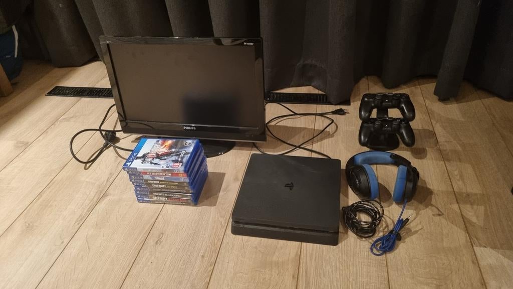 Playstation 4 met 9 games, 2 controllers + accessoires, Spelcomputers en Games, Spelcomputers | Sony PlayStation 4, Met 2 controllers