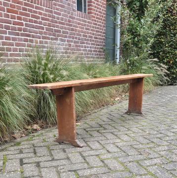 Prachtig frans bankje beschikbaar voor biedingen