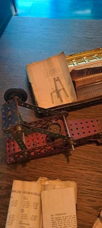 Meccano + boekjes waaronder Elmec modellenboek uit 1948, Antiek en Kunst, Antiek | Speelgoed, Ophalen