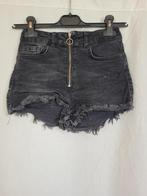 Stoere zwarte korte broek mt 34 (XS) merk Bershka, ., Zwart, Ophalen of Verzenden, Zo goed als nieuw