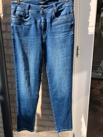 Cambio jeans zgan mt 42 model Pearlie beschikbaar voor biedingen