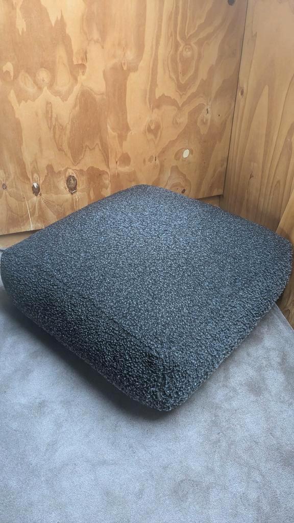 Grote Pols Potten Poef, Huis en Inrichting, Banken | Voetenbanken en Poefen, Zo goed als nieuw, 50 tot 75 cm, 50 tot 75 cm, Vierkant