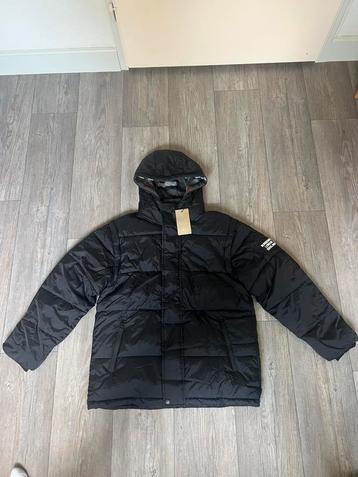 Burberry Puffer/bodywarmer  Jas Maat S beschikbaar voor biedingen