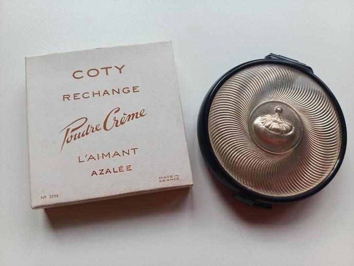Antieke poederdoos, compact, Coty Paris, design R. Lalique, Verzamelen, Parfumverzamelingen, Gebruikt, Toebehoren, Gevuld, Ophalen of Verzenden