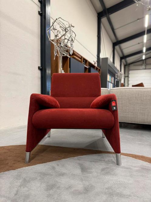 Nieuw Leolux Felizia Fauteuil Alcantara rood design stoel, Huis en Inrichting, Fauteuils, Nieuw, 75 tot 100 cm, Ophalen of Verzenden