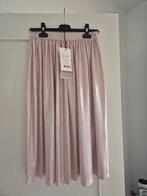 Anna van Toor rok, maat L/XL. Poeder-rose. Glanzend, Kleding | Dames, Rokken, Ophalen of Verzenden, Zo goed als nieuw, Maat 42/44 (L)